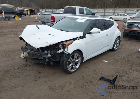 2012 Hyundai Veloster Base W/Red/Black z USA, uszkodzony, nr VIN KMHTC6AD9CU066046
